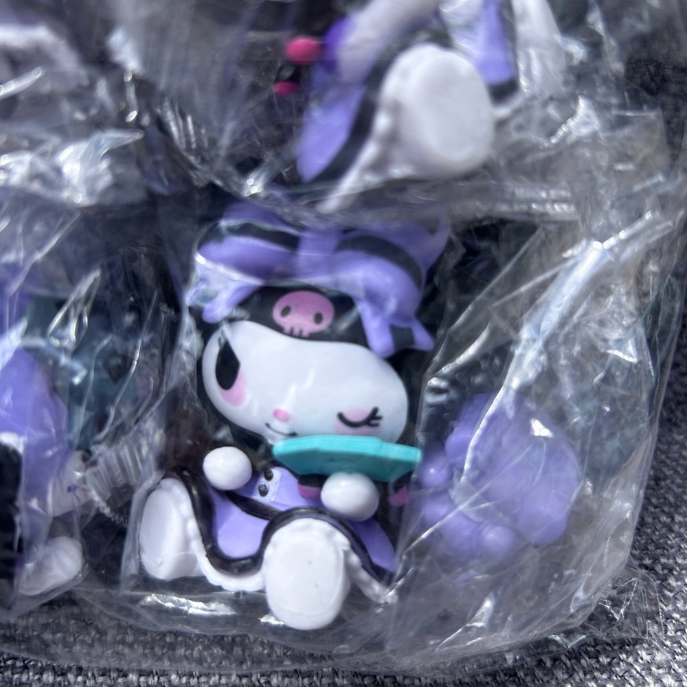Kuromi Figurines and Trendy Toys 6 pieces New
Sealed in bags - Picture 6 of 7